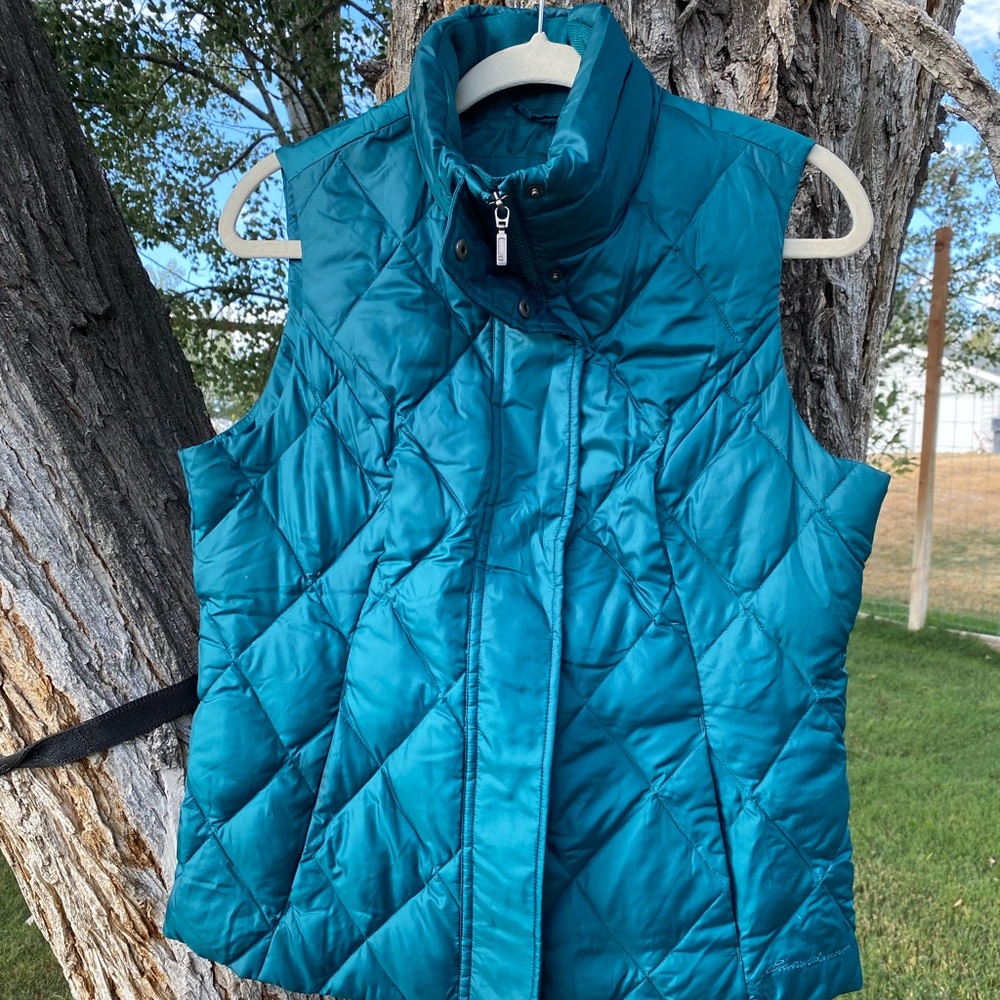 Eddie Bauer Down Vest. Size Medium